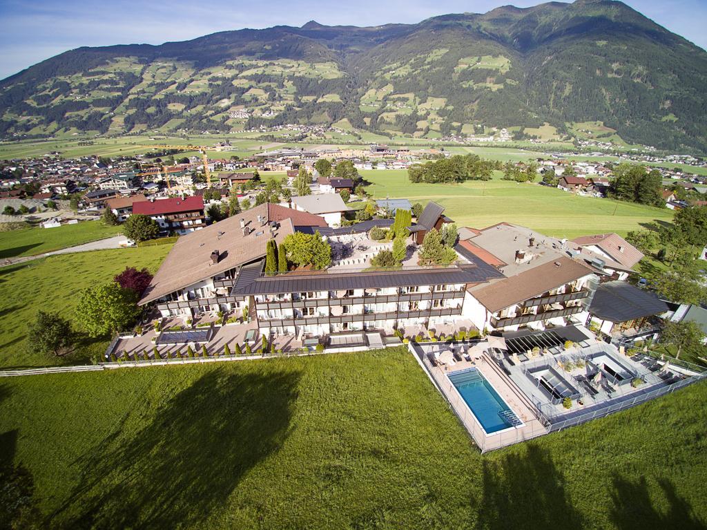 Wohlfuehlhotel Schiestl Fuegen Exterior photo